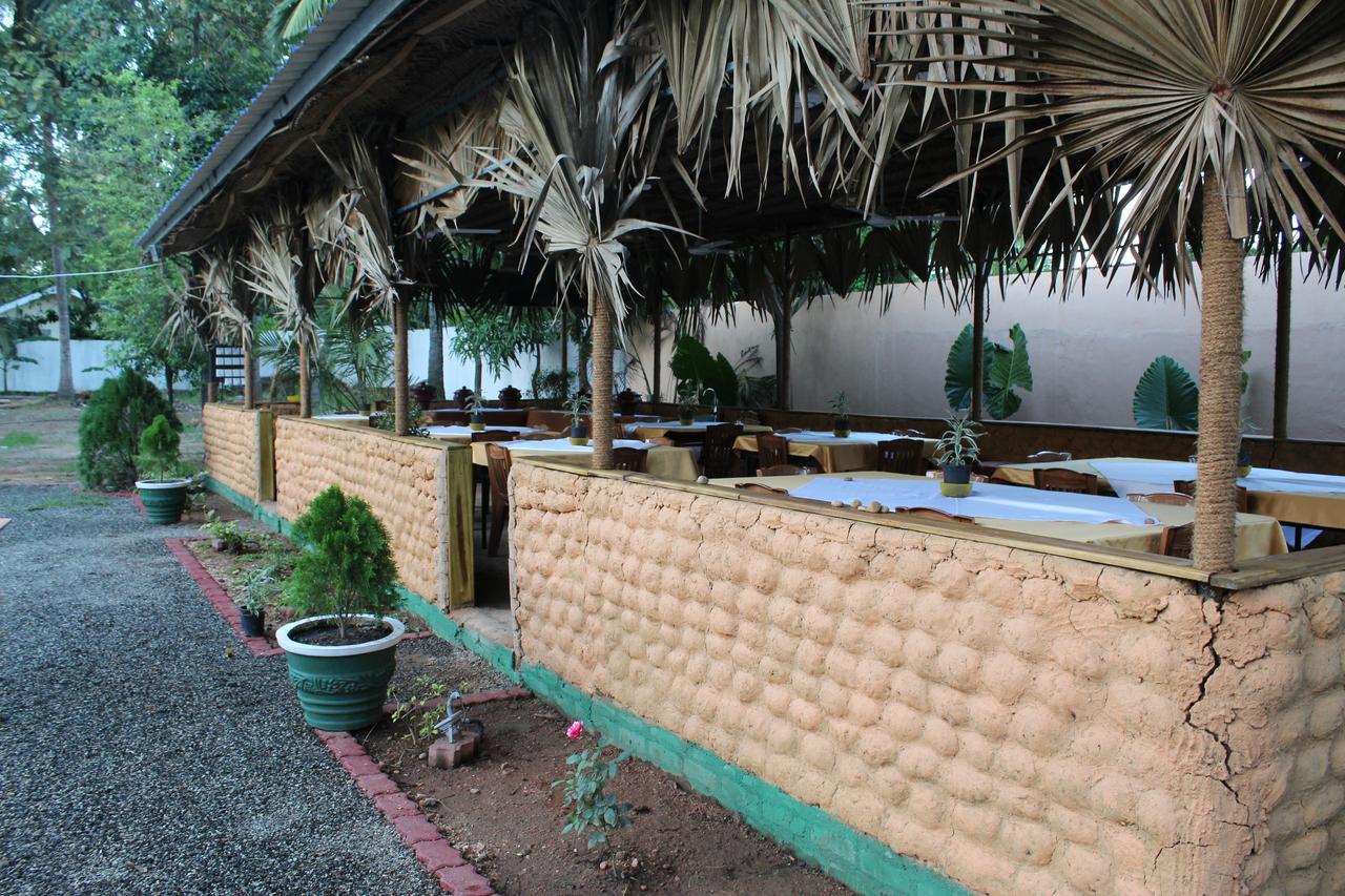 Nirmala Hotel And Restaurant Polonnaruwa Ngoại thất bức ảnh
