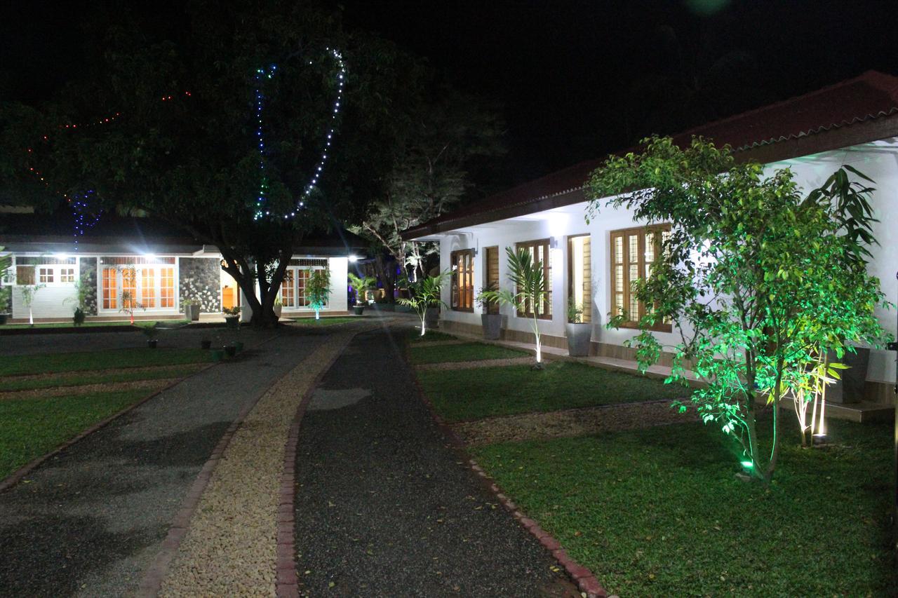 Nirmala Hotel And Restaurant Polonnaruwa Ngoại thất bức ảnh