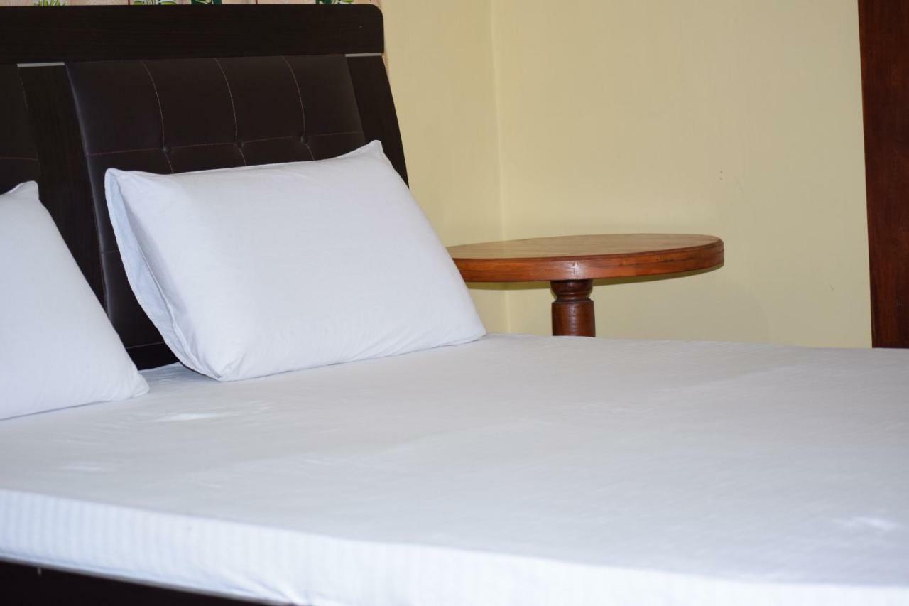 Nirmala Hotel And Restaurant Polonnaruwa Ngoại thất bức ảnh