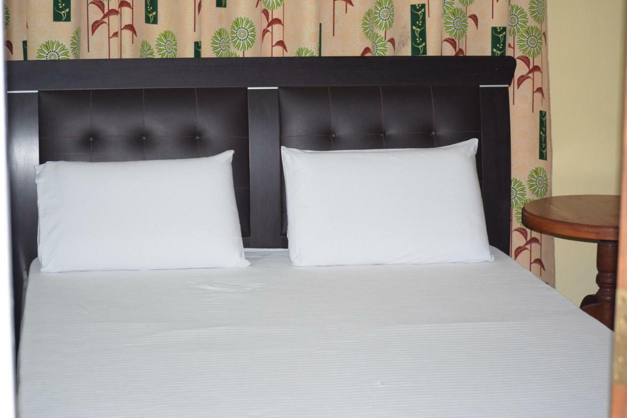 Nirmala Hotel And Restaurant Polonnaruwa Ngoại thất bức ảnh